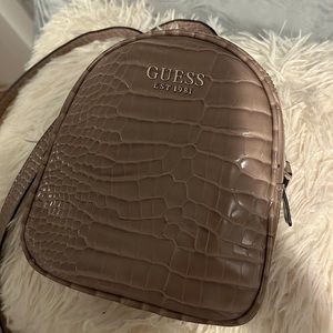 Guess crossbody/backpack